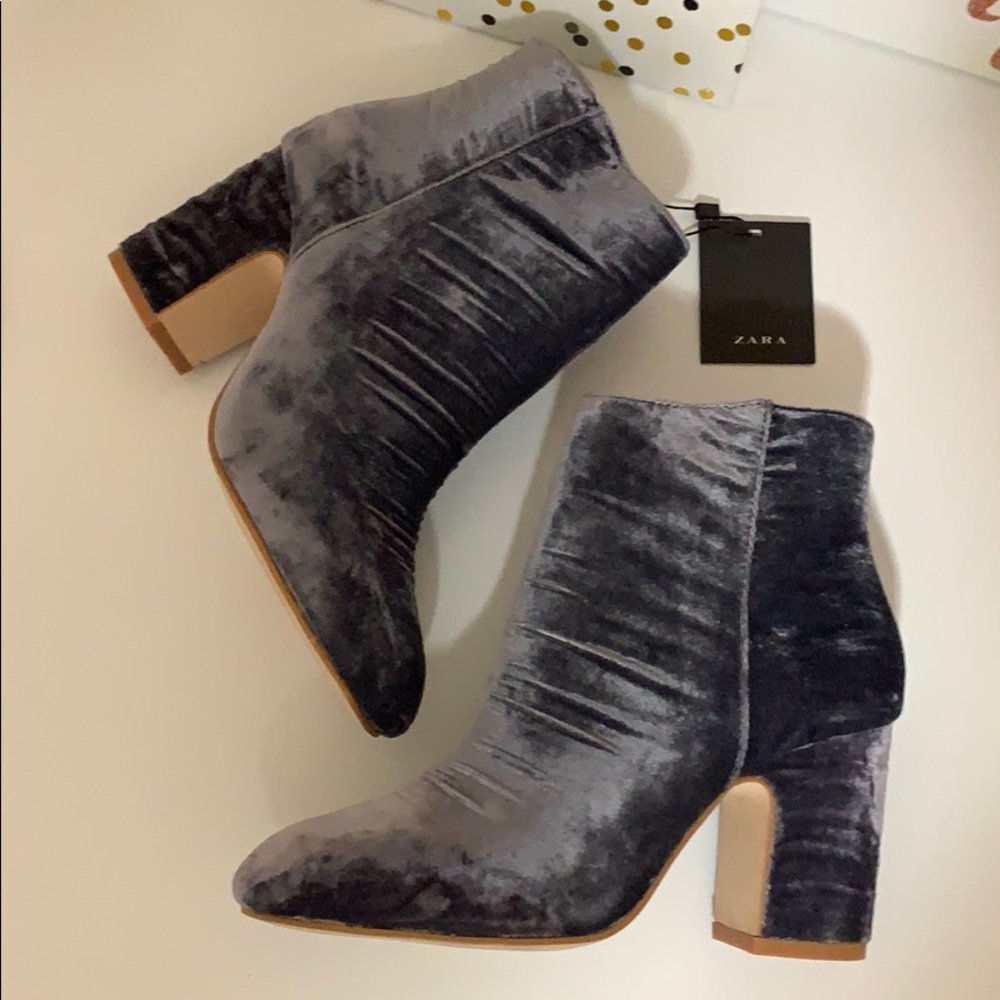 Brand New Zara Velvet Chunky-Heel Booties!